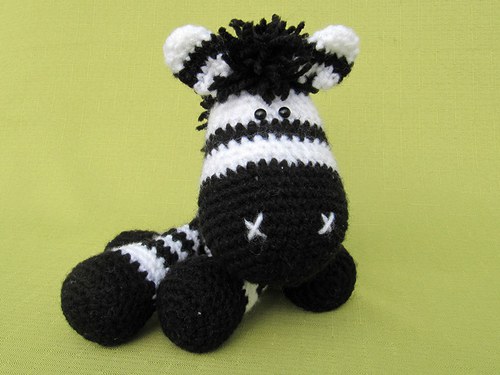 Háčkovaná zebra "Tomík" - návod — foto 5