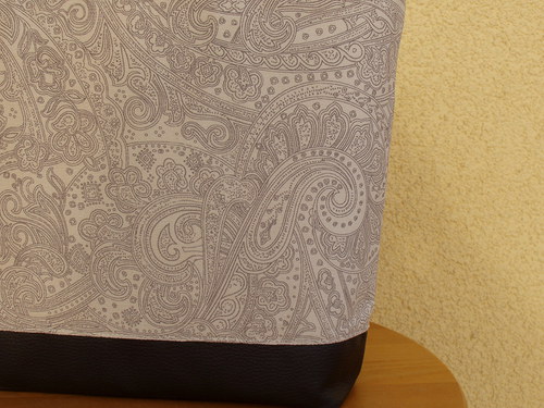 Kabelka s ornamentovou kresbou — foto 6