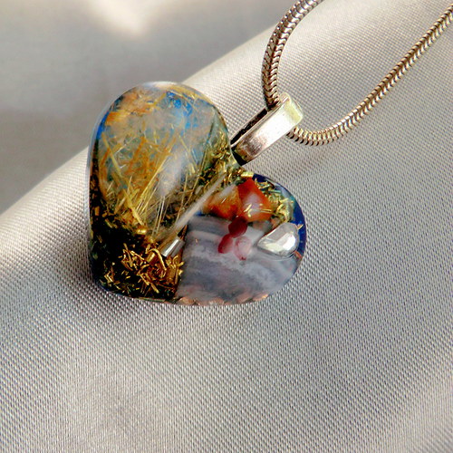 Orgonit srdíčko (C10) *Sagenit***Chalcedon* — foto 2