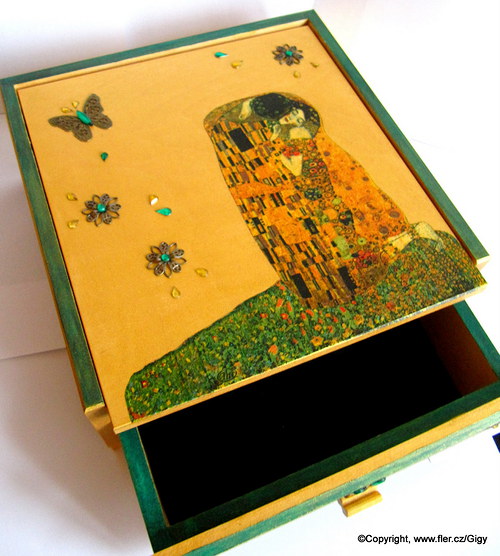 Šperkovnice - Gustav Klimt "The Kiss" — foto 2