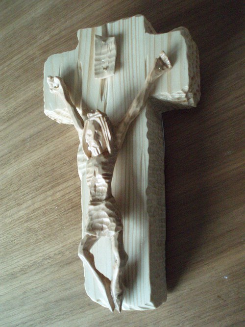 Vyřezávaný kříž — foto 3