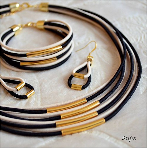 Goldy black - elegantní náramek — foto 3