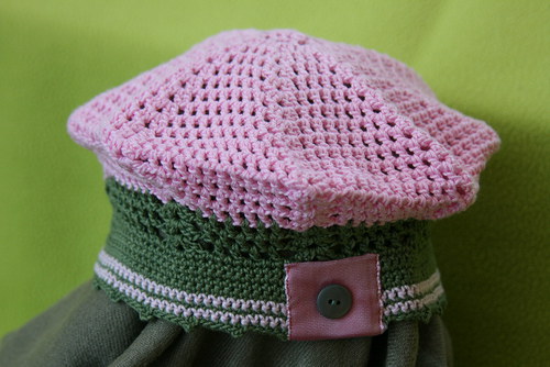 Baret se stužkou a knoflíkem ... — foto 2