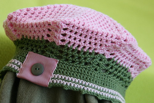 Baret se stužkou a knoflíkem ... — foto 3