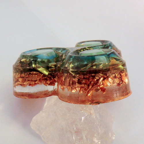 Orgonit * Amulet(2)* Triskel s chryzoprasem — foto 5
