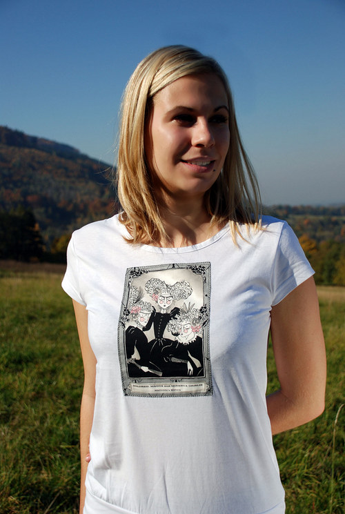 Dámské tričko s grafikou čarodějek — foto 4