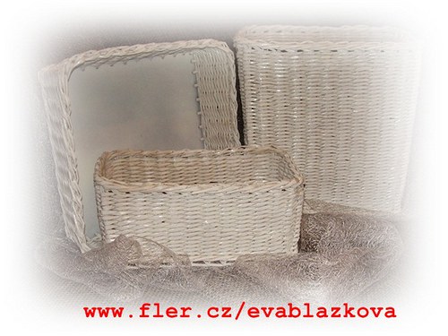 Sada tří v bílém.... — foto 3