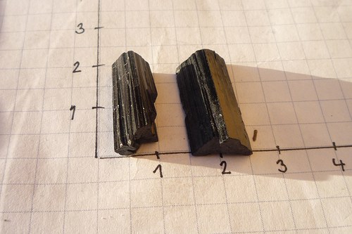 2x turmalín tyčkový č. L8169 — foto 3