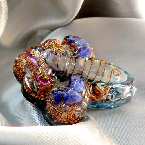 Orgonit 2*Lilie ,,Fleur de lis,, pro STŘELCE — foto 3
