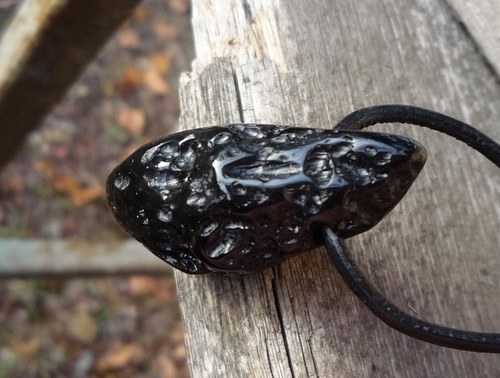 Vrtaný tektit, meteorit č.8279 — foto 2