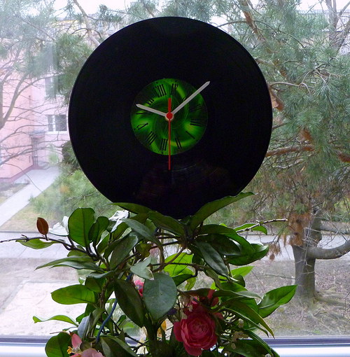 Hodiny z LP zelený vír — foto 2