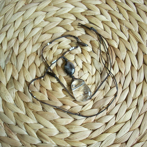 Náhrdelník s křišťálem a onyxem — foto 4