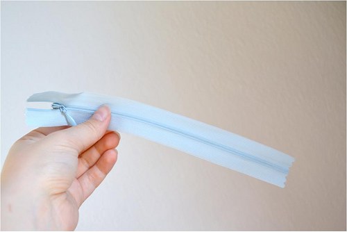Skrytý zip světle modrý 18cm — foto 2