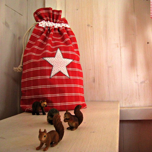 Praktické balení - červené s hvězdičkou — foto 4