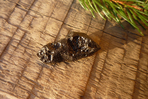 Tektit, meteorit č. L8447 — foto 2