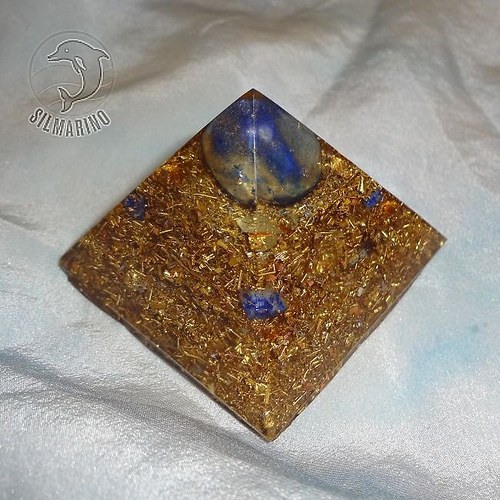 Pyramida orgonitová s lazuritem /lapisem lazuli — foto 3