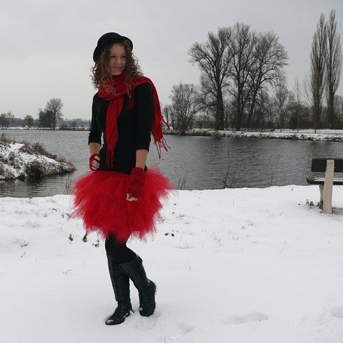 Červená tylová sukně - cípatá — foto 2