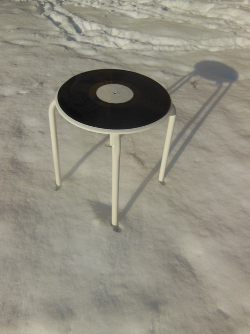 Sněhobílá stolička vinylka — foto 3
