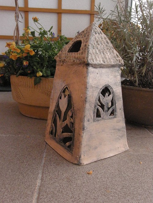 Keramický domeček tulipánový — foto 2