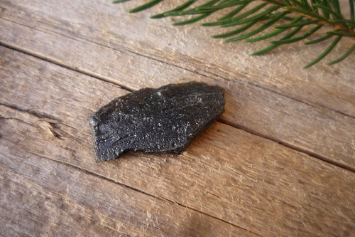 Tektit, meteorit č. L8645 — foto 2