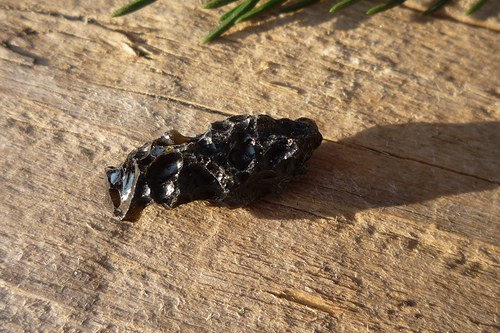 Tektit, meteorit č. L8722 — foto 2