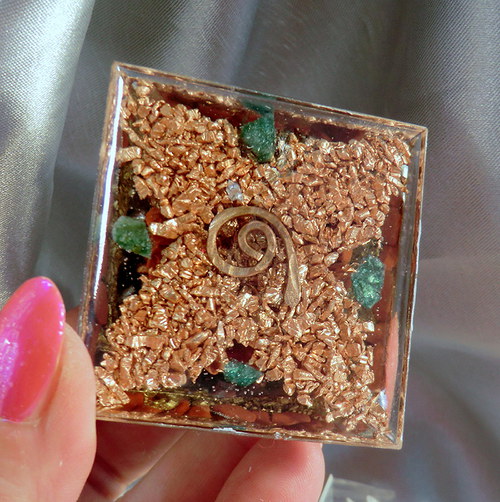 Orgonit (5) - Pyramida 5x4,5cm - ŠUNGIT — foto 2