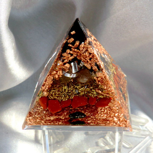 Orgonit (5) - Pyramida 5x4,5cm - ŠUNGIT — foto 3