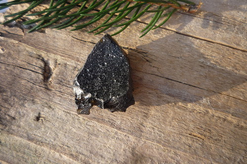 Tektit, meteorit č. L8761 — foto 2