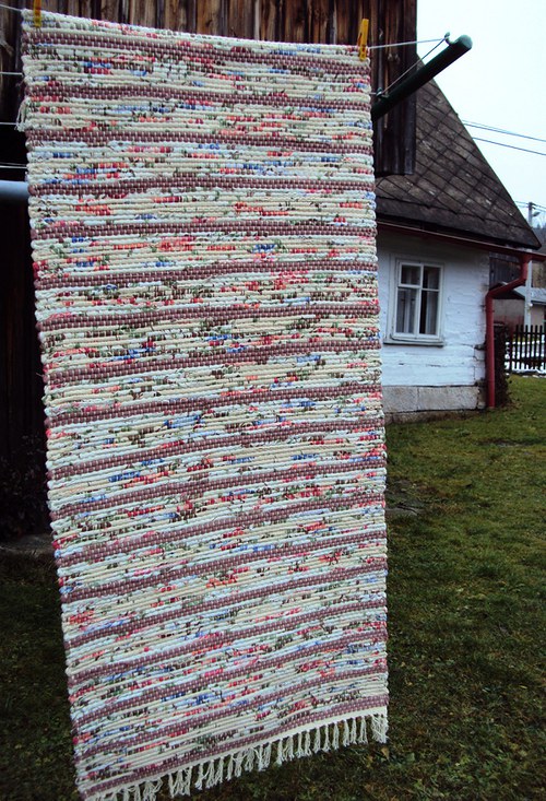 Barevný se světle hnědými pruhy — foto 3