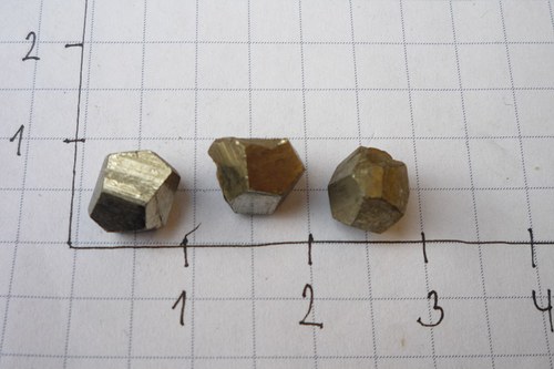 3x pyrit, pentadodekaedr č.L8925 — foto 2