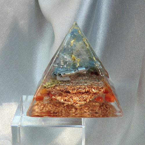 Orgonit (8) Pyramida 5x4,5 *Meditační* — foto 4