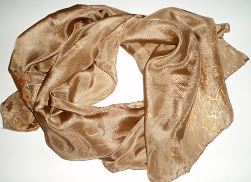 Hnědá šála Gold Roses — foto 2