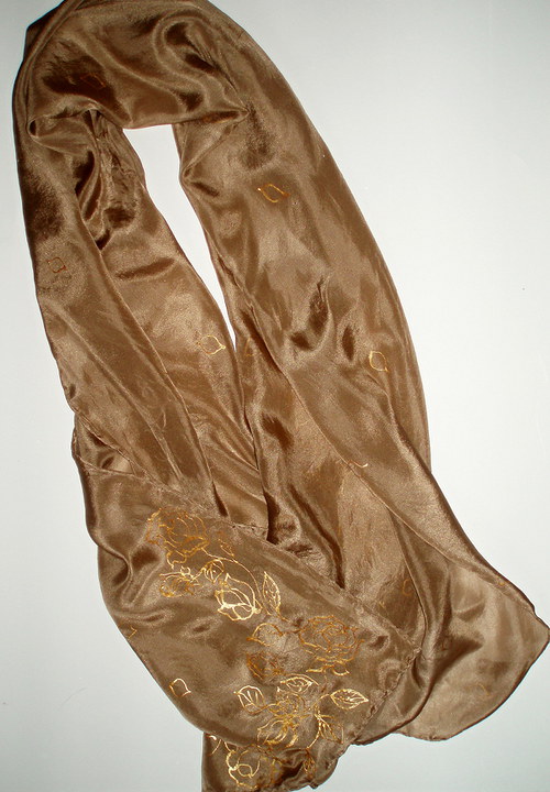Hnědá šála Gold Roses — foto 3