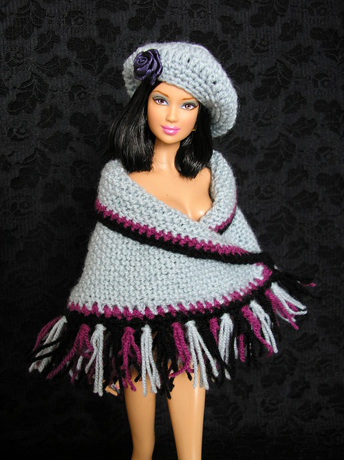 Šedý pléd s baretem pro Barbie — foto 3