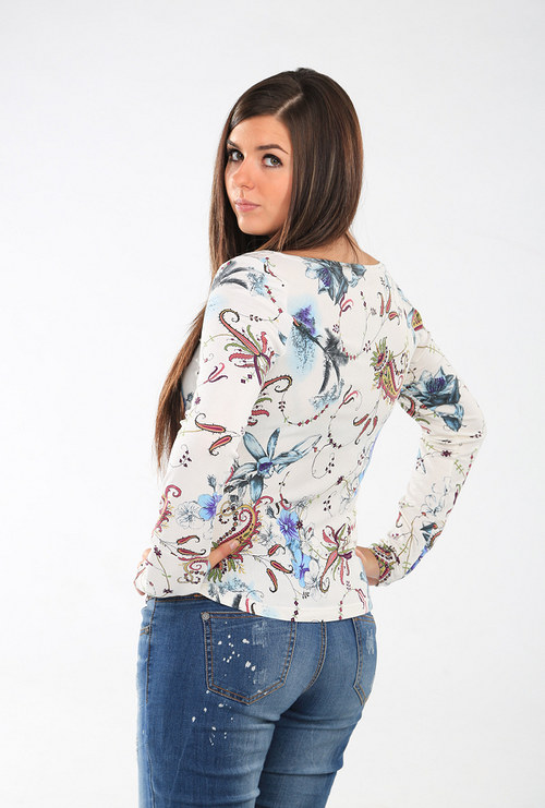 Tričko bílé se vzorem — foto 6