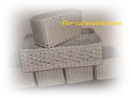 Souprava košíčků v bílém....... — foto 2
