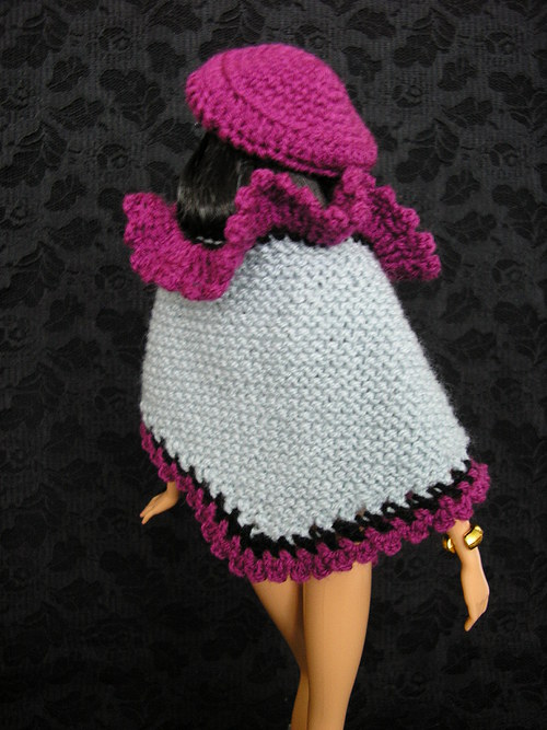 SLEVA Šedý pléd s baretem pro Barbie — foto 3