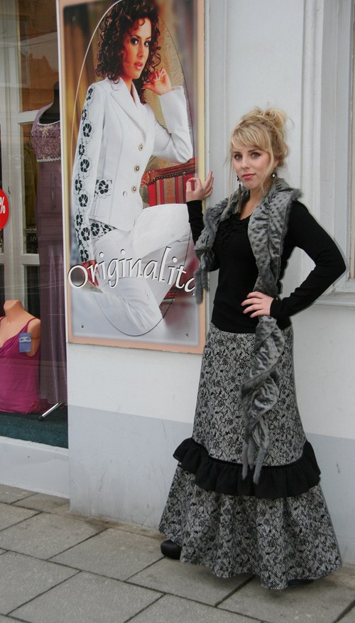 V sametovém duchu:-) - sukně — foto 3