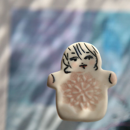 Ono ...ráno zasněžím (porcelán.brož) — foto 2