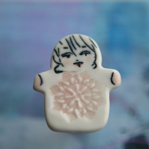 Ono ...ráno zasněžím (porcelán.brož) — foto 3