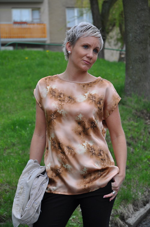 Saténový top *SLEVA* — foto 2