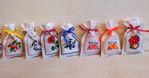 Valentýnské vyšívané mini-sáčky — foto 2