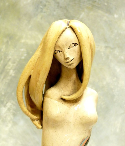 Beriliela - blondýnka v dekorovaných šatech — foto 2