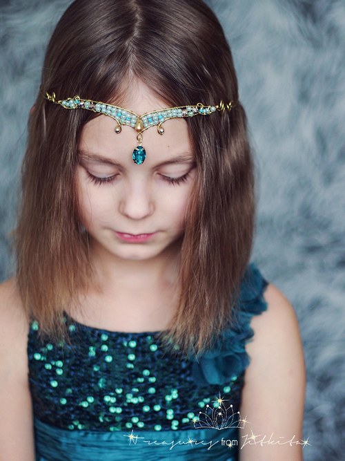 Korálková tiara Elisa Emerald — foto 3