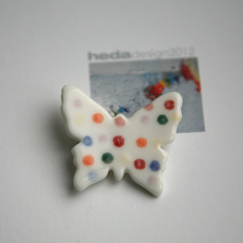 Potřeba barev....vepsaná (porcelánová brož) — foto 3