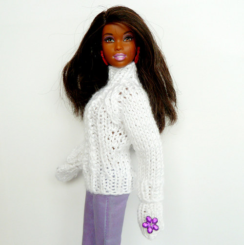 Bílé rukavičky s kytičkami pro Barbie — foto 2