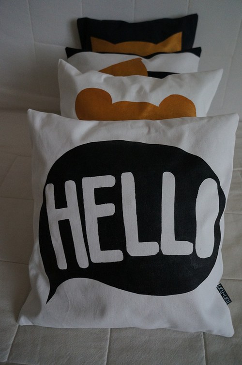 Polštář Hello — foto 2