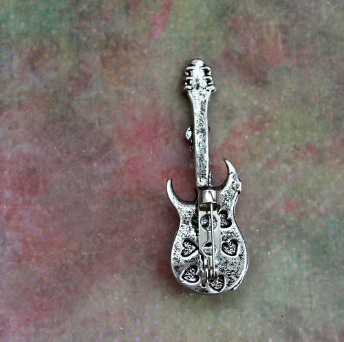 Steampunková kytara — foto 3