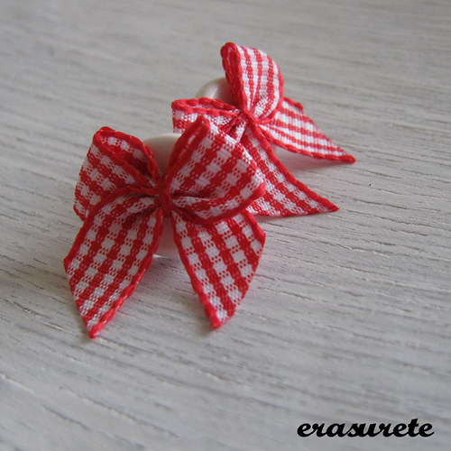 Pinupky do ouška - červenobílé kostkované — foto 2