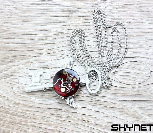 Okřídlený steampunkový klíč — foto 4